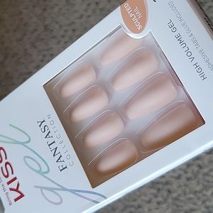 KISS Fantasy Gel Nude Matte Long Sculpted Press-On 💅 79955 KGFS01